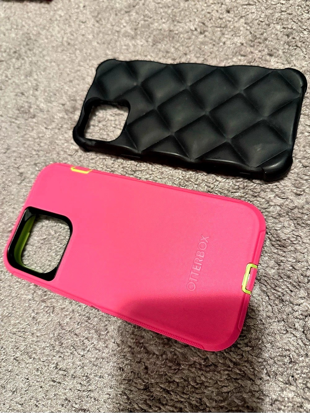 OtterBox Defender Series Case Phone Cases Pink & Black (13 Pro Max)